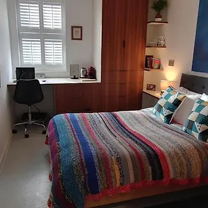 Comfortable With Ensuite Londres